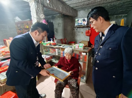 许可证里的民生温度：一端连渔村，一端系企业