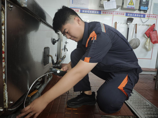 济南能源集团山东港华张建德：万家烟火的“守夜人” 让青春在“安燃”服务中闪光