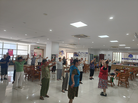 苏州御苑家园社区开展“蝉鸣健步走，夏至清凉行”健身主题活动