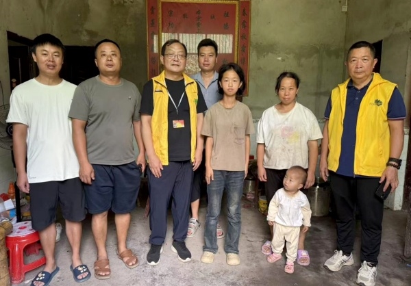 千里送暖：深圳爱心团队情系湖南新宁困难学子 用陪伴架起城乡“心桥”